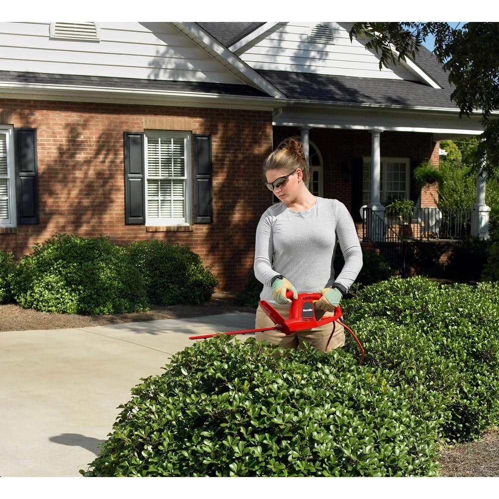 Homelite 17 in. 2.7 Amp Electric Hedge Trimmer 11 Homelite 17 in. 2.7 Amp Electric Hedge Trimmer - Image 9