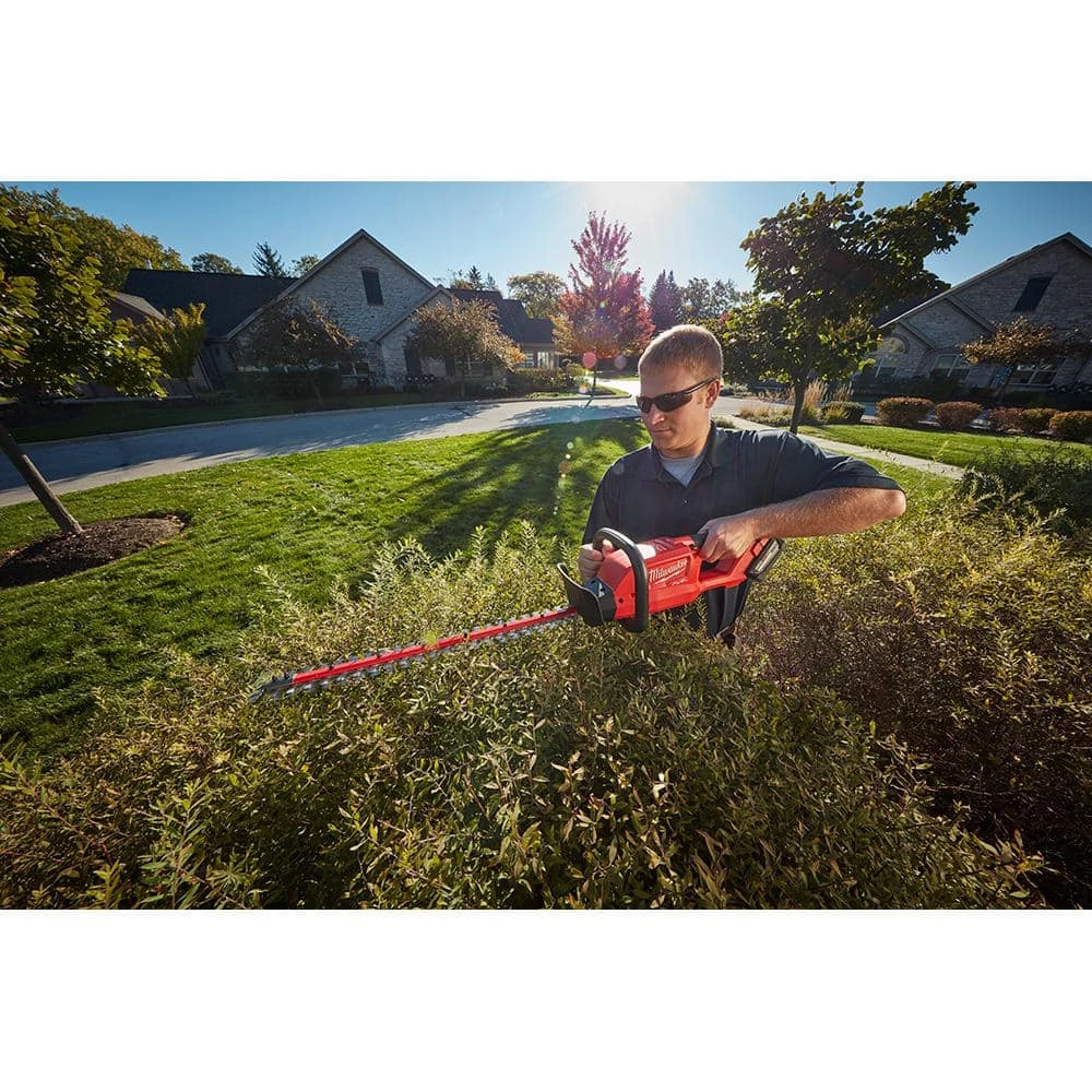 Milwaukee M18 FUEL 18V Lithium-Ion Brushless Cordless Hedge Trimmer W/ M18 5.0Ah Battery 14 Milwaukee M18 FUEL 18V Lithium-Ion Brushless Cordless Hedge Trimmer W/ M18 5.0Ah Battery - Image 12
