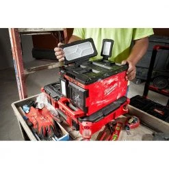 Milwaukee M18 18-Volt Lithium-Ion Cordless PACKOUT 3000 Lumens LED Light with Built-In Charger with (1) 5.0 Ah Battery -Outdoor Power Equipment Sales Store milwaukee outdoor power batteries chargers 2357 20 48 11 1850 1f 1000